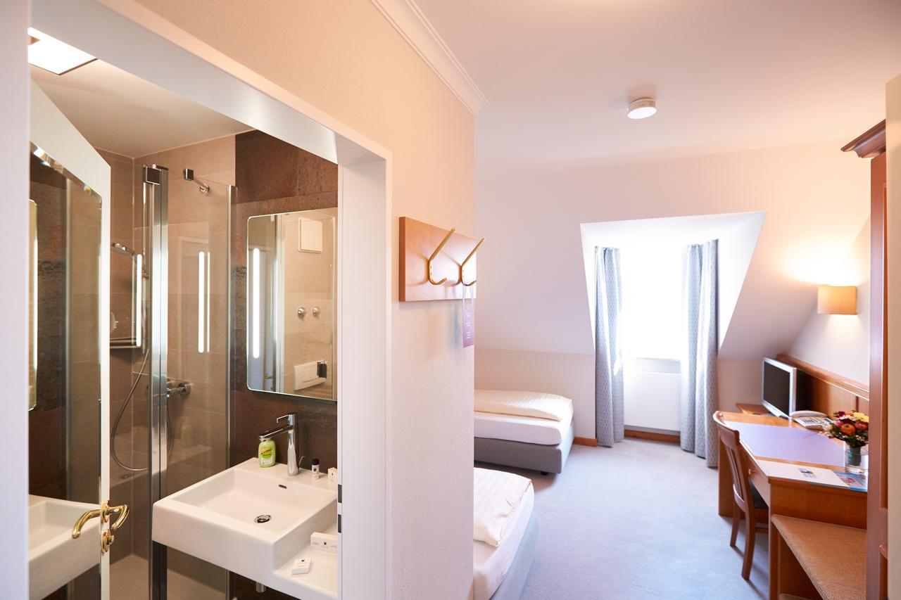 Hotel Alter Wirt Hallbergmoos Ngoại thất bức ảnh